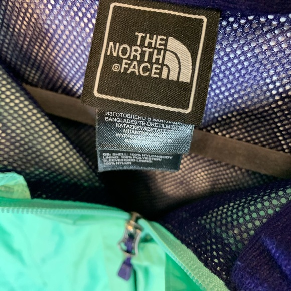 North Face Hyvent Windbreaker - Picture 9 of 11